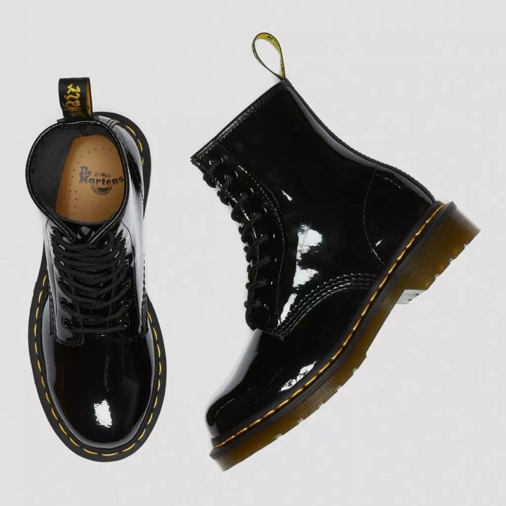 Doc/Dr. Martens 1460 WOMEN'S PATENT LEATHER LACE UP BOOTS- 5women’s, 3.5youth